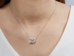Look elegant with luxurious sparkling Swarovski jewelry